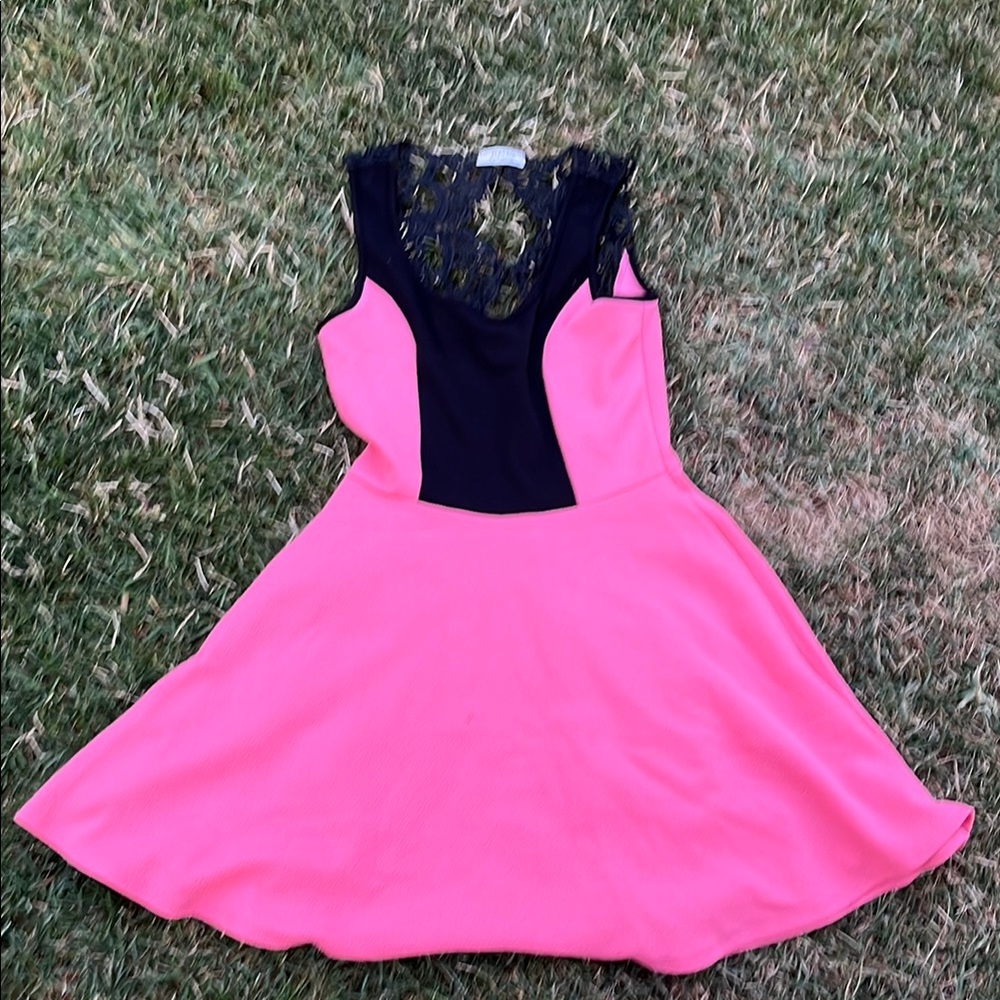 Pink and Black Sleeveless Dress